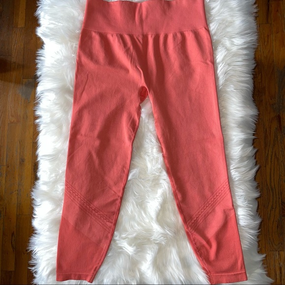 Joy Lab_ High-Rise Seamless 7/8 Leggings- L - Picture 2 of 10